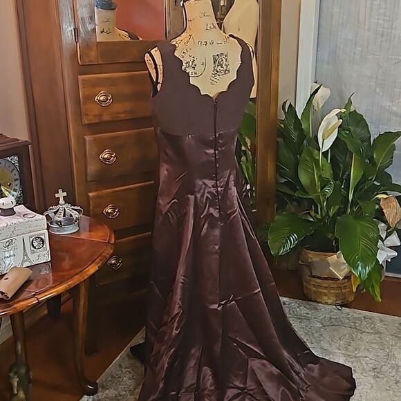 Brown Maxi Gown size 8 - Picture 8 of 11